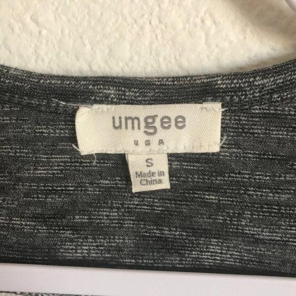 Umgee Pullover Stripe Hi-Lo Top in Gray/Cream - Size Small - Picture 4 of 5